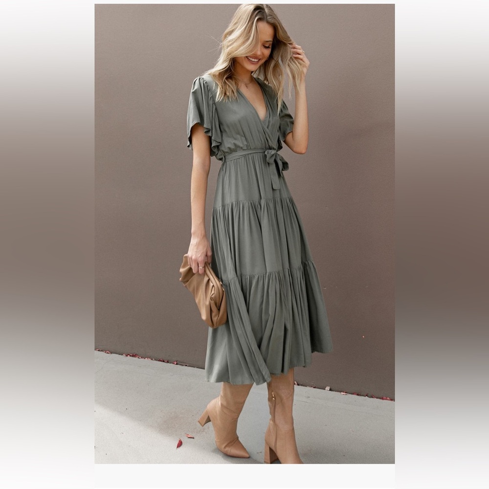 Petal & Pup Barker Tiered Faux Dress size Medium (color: olive)
